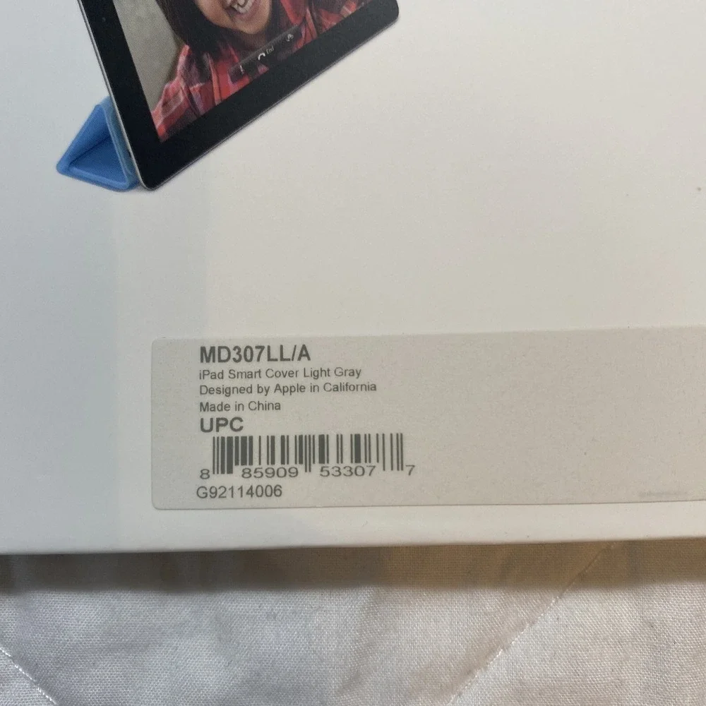 Authentic iPad Smart Cover Light Gray‎ MD307LL/A Apple US SELLER for Ipad 2 & 3